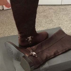 NWT Vince Camuto ebony cusana leather boots